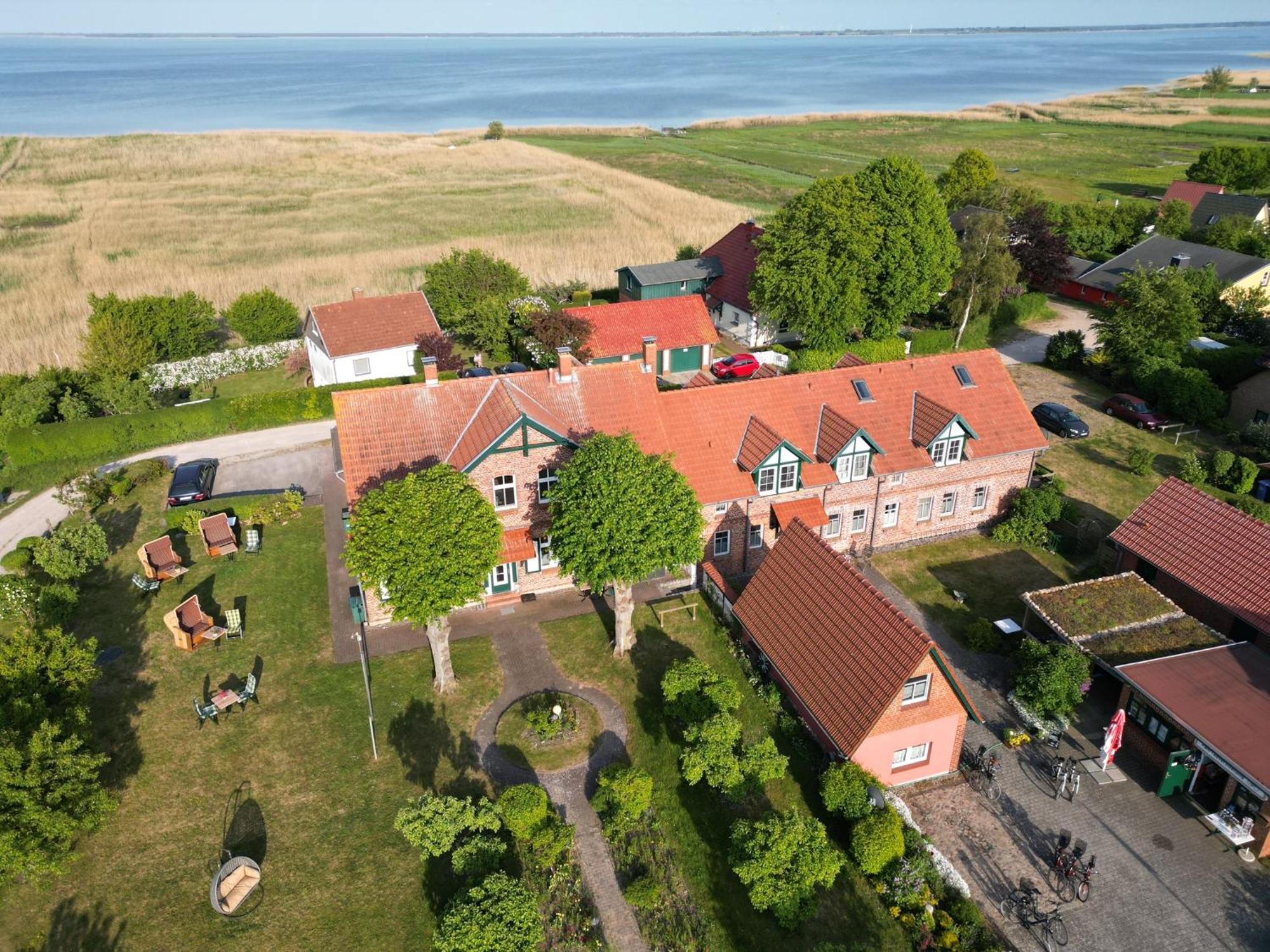 Hotel/Pension Bradhering Аренсхоп Екстериор снимка